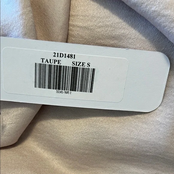 Elegant Beige Maxi Dress - Picture 6 of 6